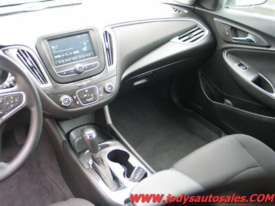 2018 Chevrolet Malibu LS LS, LOW 35,000 MILES, Hail Damage Special - Photo 7 - North Platte, NE 69101