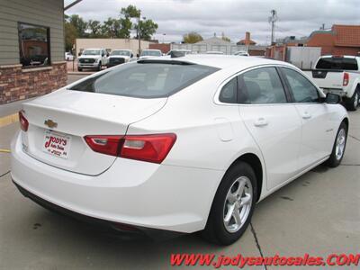 2018 Chevrolet Malibu LS LS, LOW 35,000 MILES, Hail Damage Special - Photo 31 - North Platte, NE 69101