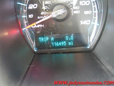 2011 Ford Taurus SEL, AWD  All Wheel Dr. - Photo 13 - North Platte, NE 69101