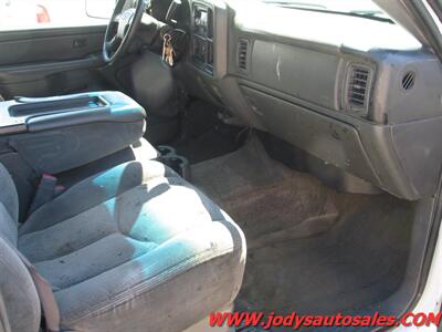 2004 Chevrolet Silverado 3500 W/T MAINT UTILITY  2WD, Utility Box, DRW, 8.1 V8 - Photo 15 - North Platte, NE 69101