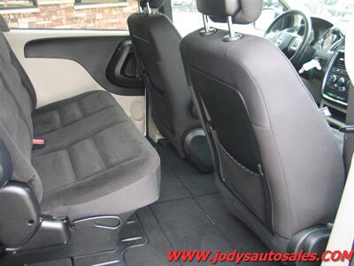 2017 Dodge Grand Caravan SE SE -PLUS, DVD, LOW 59,000 MILE - Photo 26 - North Platte, NE 69101