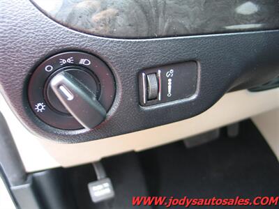 2017 Dodge Grand Caravan SE SE -PLUS, DVD, LOW 59,000 MILE - Photo 8 - North Platte, NE 69101