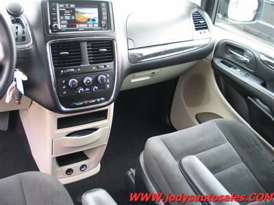 2017 Dodge Grand Caravan SE SE -PLUS, DVD, LOW 59,000 MILE - Photo 7 - North Platte, NE 69101