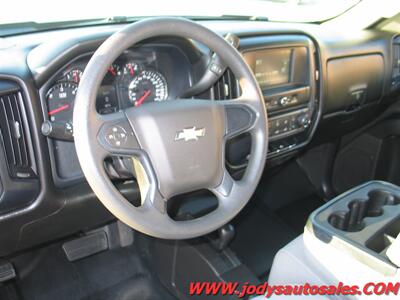 2017 Chevrolet Silverado 1500 Work Truck  W/T CREW CAB,  4X4, 5.3 V8 - Photo 2 - North Platte, NE 69101