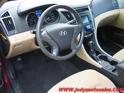 2014 Hyundai Sonata Hybrid  53,000 Low Miles, Heated Seats - Photo 2 - North Platte, NE 69101