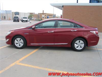 2014 Hyundai Sonata Hybrid  53,000 Low Miles, Heated Seats - Photo 29 - North Platte, NE 69101