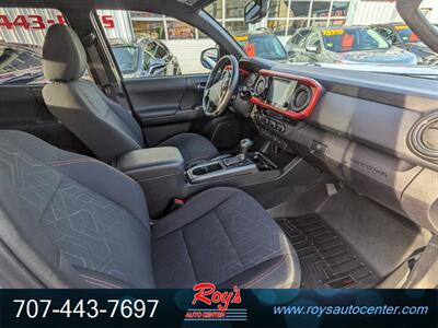 2017 Toyota Tacoma TRD Off-Road 4WD - Photo 10 - Eureka, CA 95501