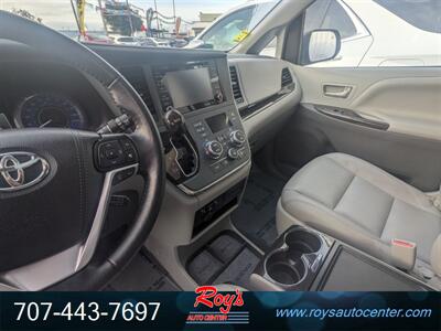 2019 Toyota Sienna XLE   - Photo 8 - Eureka, CA 95501