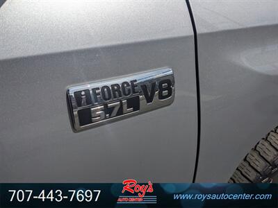 2017 Toyota Tundra Limited  4WD - Photo 11 - Eureka, CA 95501