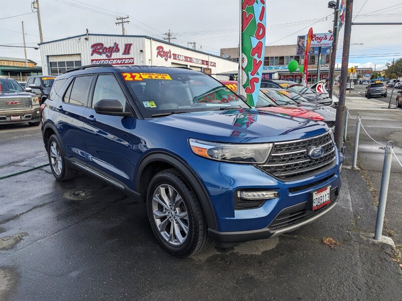 2022 Ford Explorer XLT  AWD
