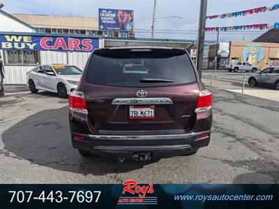 2013 Toyota Highlander  AWD - Photo 7 - Eureka, CA 95501