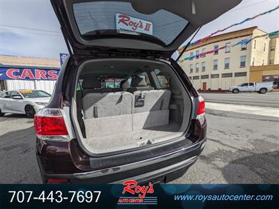 2013 Toyota Highlander  AWD - Photo 16 - Eureka, CA 95501