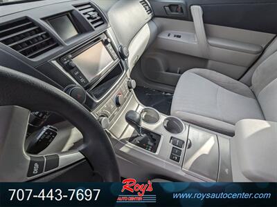 2013 Toyota Highlander  AWD - Photo 22 - Eureka, CA 95501