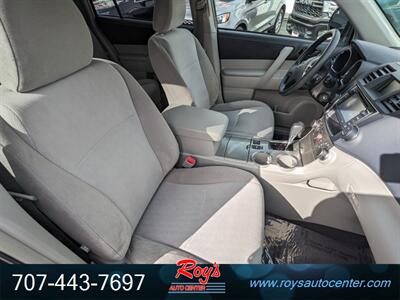 2013 Toyota Highlander  AWD - Photo 12 - Eureka, CA 95501