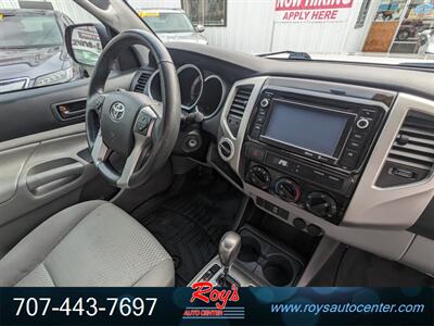 2014 Toyota Tacoma V6  4WD - Photo 13 - Eureka, CA 95501
