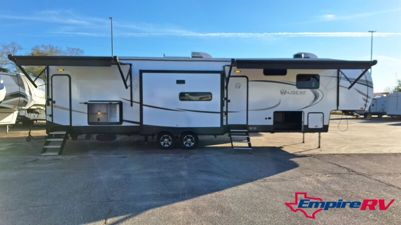 2023 Forest River Wildcat 353BHL  