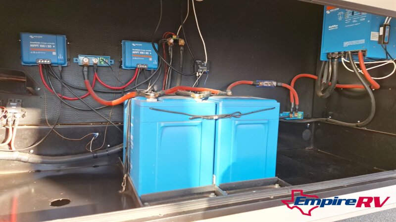 2017 grand design 310GK solitude - Photo 4 - Liberty, TX 77575