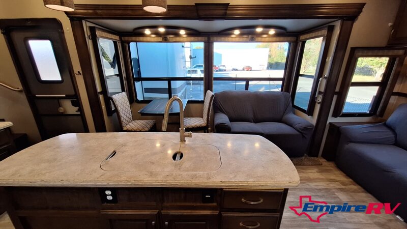 2017 grand design 310GK solitude - Photo 18 - Liberty, TX 77575