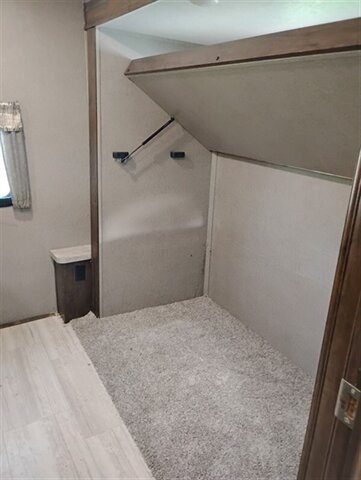 2021 Forest River Rockwood Signature 8327SB - Photo 11 - Liberty, TX 77575