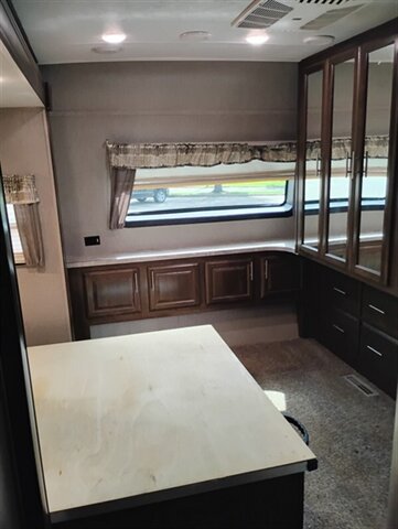 2021 Forest River Rockwood Signature 8327SB - Photo 13 - Liberty, TX 77575