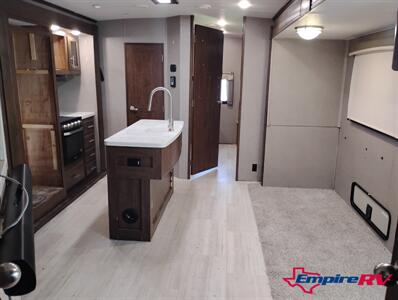 2021 Forest River Rockwood Signature 8327SB - Photo 7 - Liberty, TX 77575