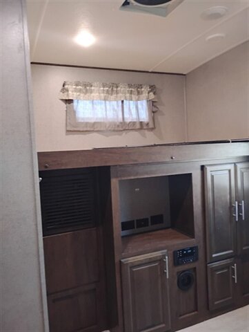 2021 Forest River Rockwood Signature 8327SB - Photo 12 - Liberty, TX 77575