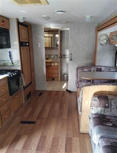 2005 Ford E-450 SD   - Photo 9 - Little River, SC 29566