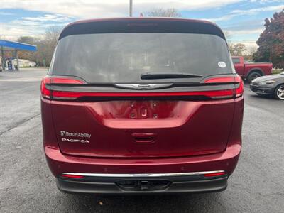 2021 Chrysler Pacifica Touring L   - Photo 4 - Cadyville, NY 12918