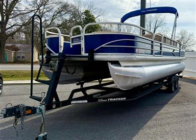 2017 SUN TRCKER 24 DLX FISHIN BARGE - Photo 1 - Crossville, AL 35962