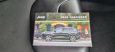 2020 Jeep Cherokee Latitude Plus   - Photo 12 - Redding, CA 96001