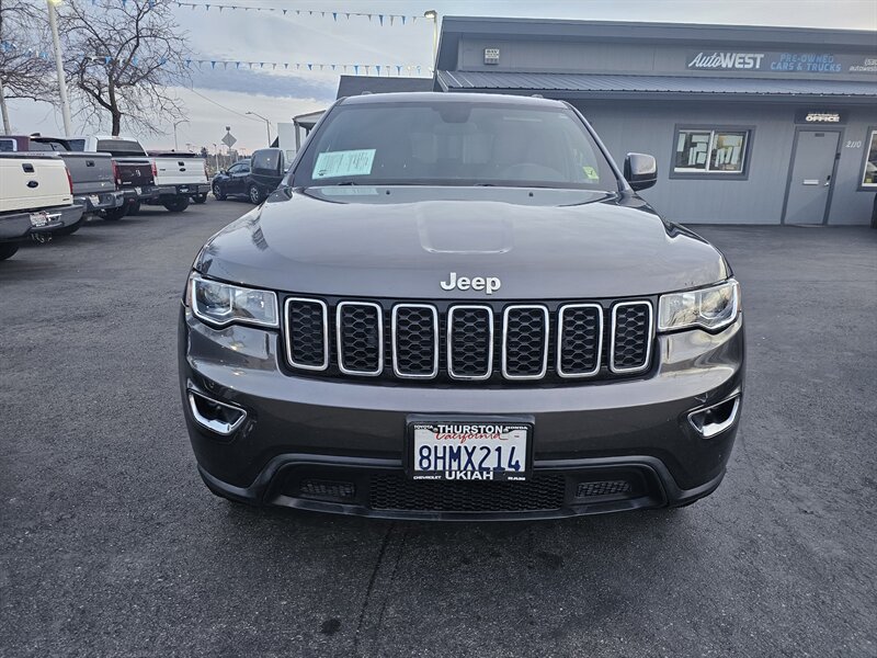 2019 Jeep Grand Cherokee Laredo  