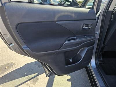 2020 Mitsubishi Outlander ES - Photo 16 - Redding, CA 96001
