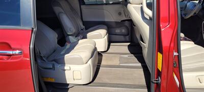 2013 Toyota Sienna Limited 7-Passenger   - Photo 12 - Redding, CA 96001
