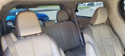 2013 Toyota Sienna Limited 7-Passenger   - Photo 14 - Redding, CA 96001