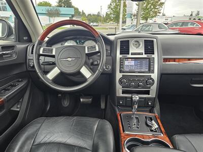 2010 Chrysler 300 C HEMI   - Photo 6 - Everett, WA 98201