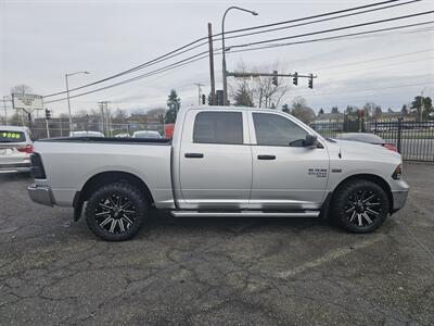 2019 RAM 1500 SXT Plus   - Photo 11 - Everett, WA 98201