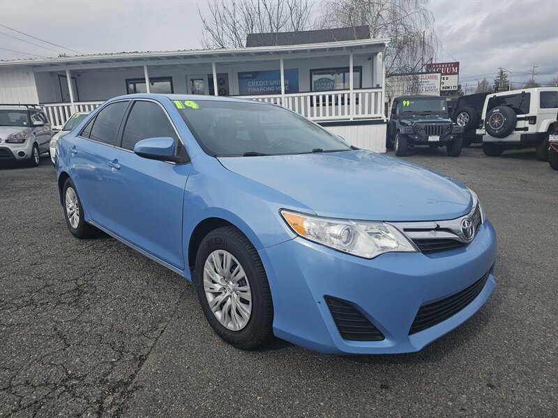 2014 Toyota Camry LE   - Photo 1 - Everett, WA 98201