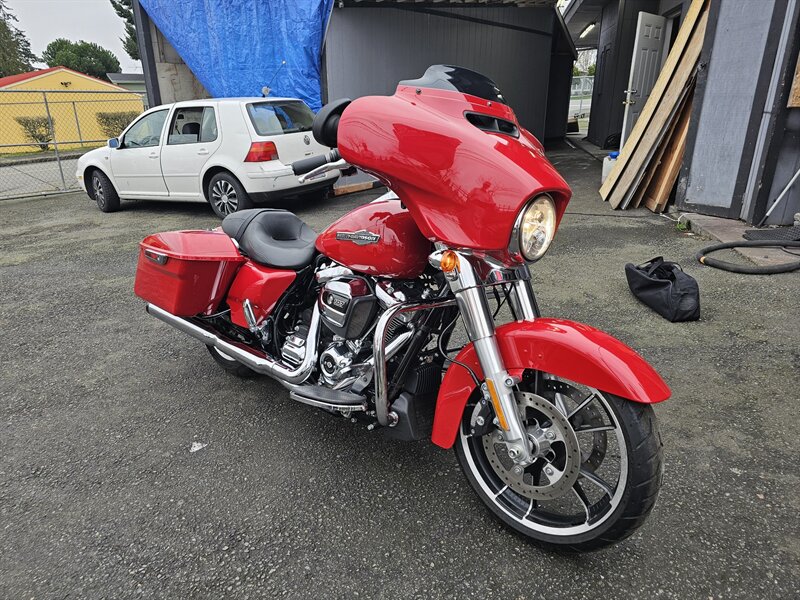 2023 Harley-Davidson Street Glide   - Photo 1 - Everett, WA 98201