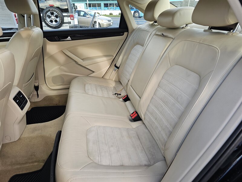 2014 Volkswagen Passat 2.0L TDI SEL Premium - Photo 5 - Everett, WA 98201