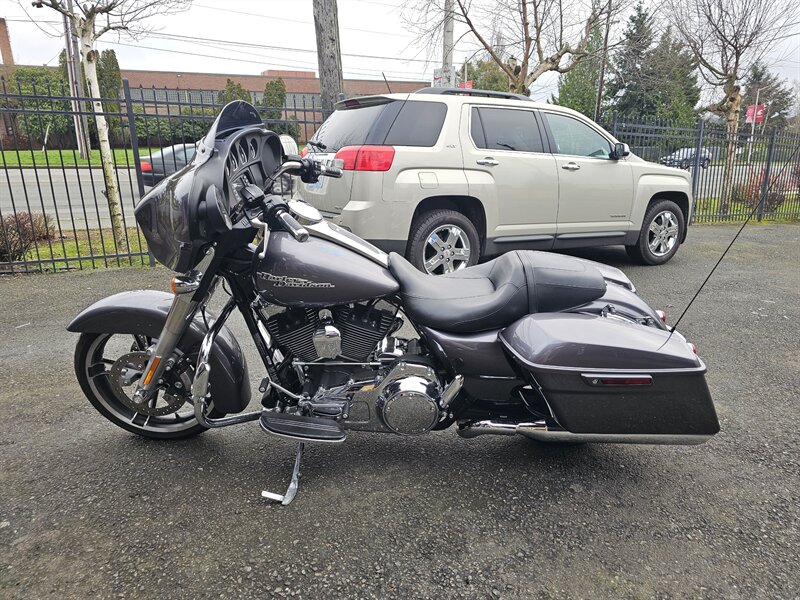 2014 Harley-Davidson Street Glide - Photo 4 - Everett, WA 98201