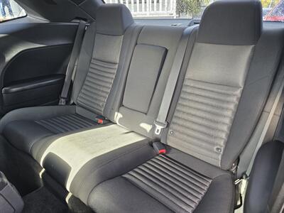 2013 Dodge Challenger SXT - Photo 5 - Everett, WA 98201