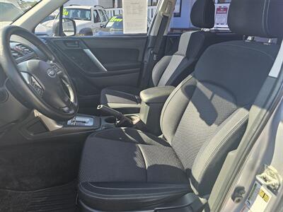2015 Subaru Forester 2.5i   - Photo 4 - Everett, WA 98201