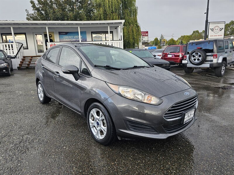 2016 Ford Fiesta SE  
