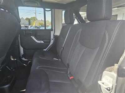 2013 Jeep Wrangler Unlimited Sahara   - Photo 5 - Everett, WA 98201