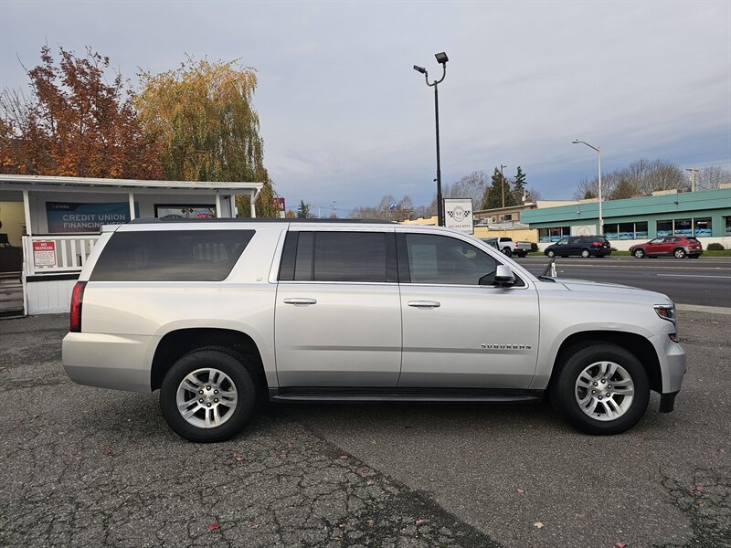 2018 Chevrolet Suburban LT - Photo 12 - Everett, WA 98201