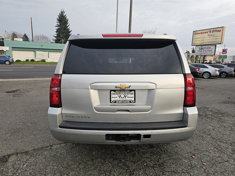 2018 Chevrolet Suburban LT - Photo 10 - Everett, WA 98201