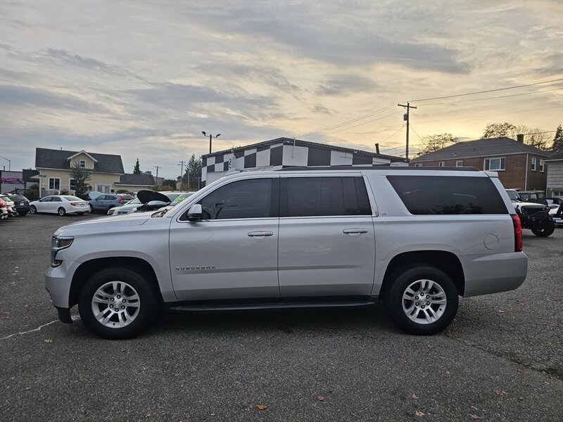 2018 Chevrolet Suburban LT - Photo 8 - Everett, WA 98201