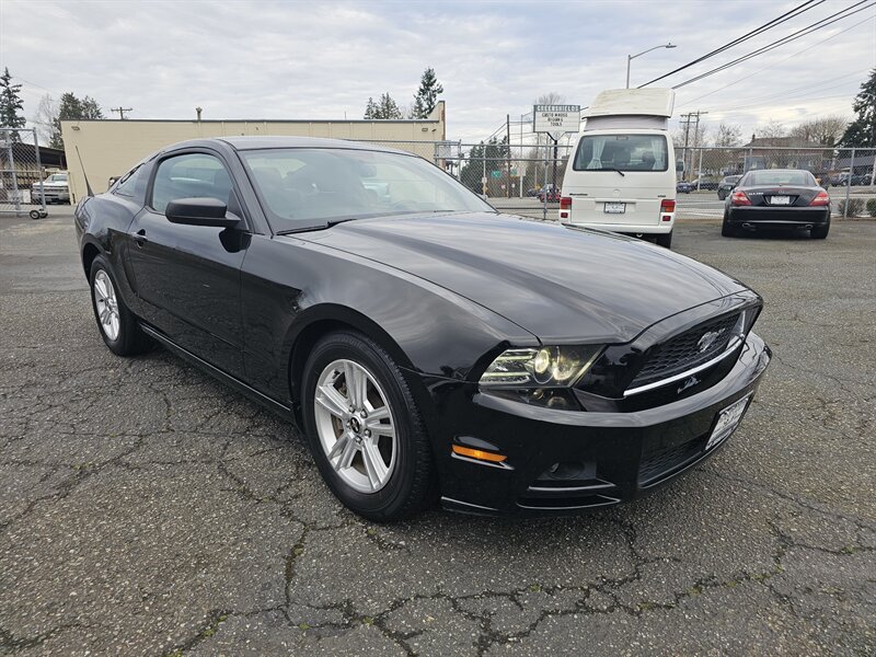 2014 Ford Mustang V6  