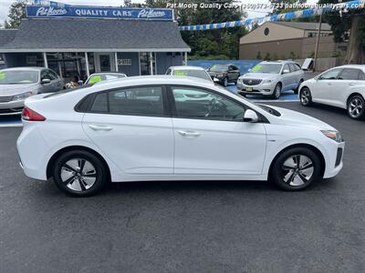 2019 Hyundai IONIQ Hybrid Blue   - Photo 5 - Vancouver, WA 98686