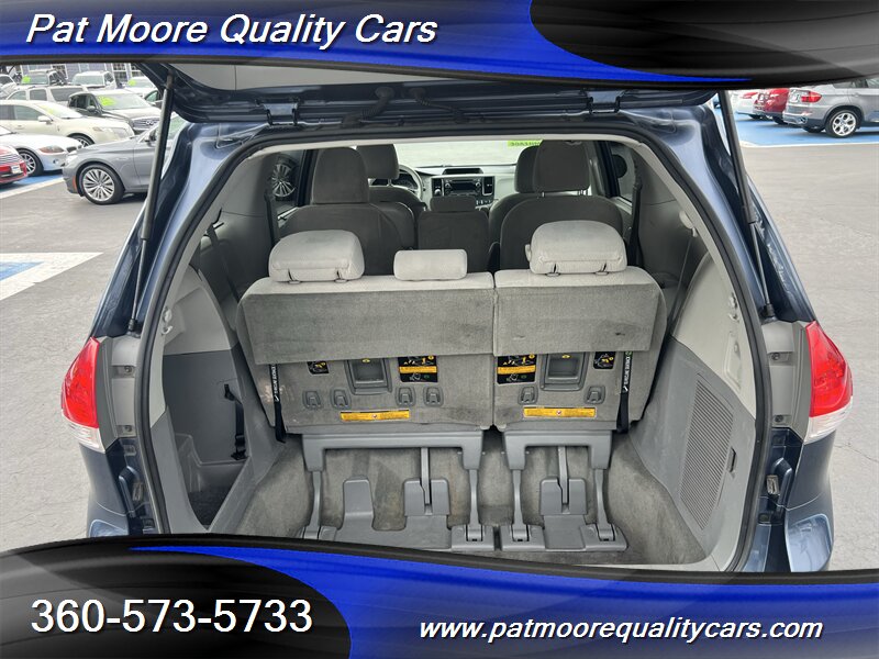 2014 Toyota Sienna LE 8-Passenger - Photo 10 - Vancouver, WA 98686